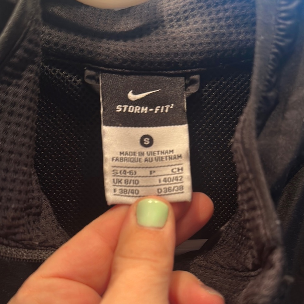 Nike Women’s Black Running Jacket - Picture 3 of 5